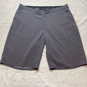 Travis Mathew Black Gray Design Shorts Size 36